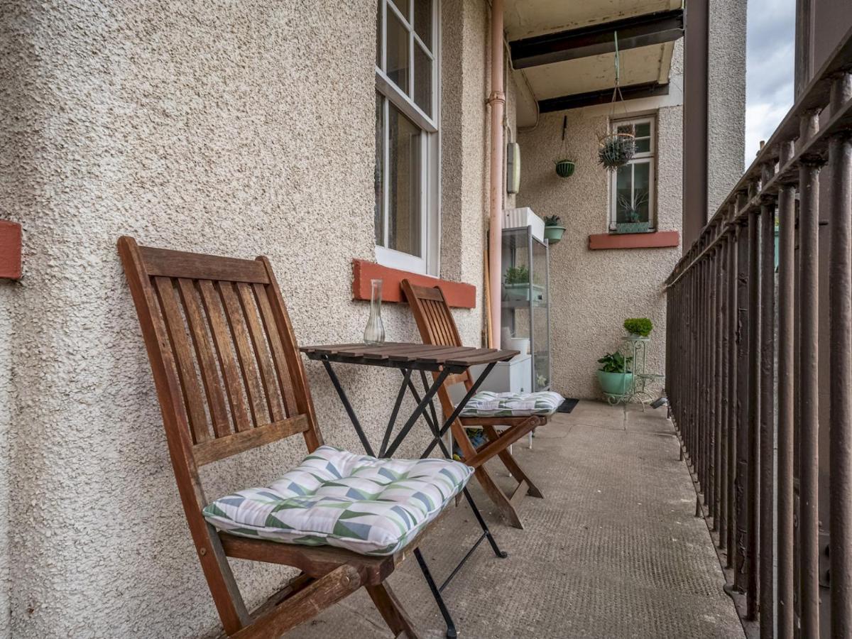 Pass The Keys Central Spacious Flat At Royal Mile EDI Buitenkant foto