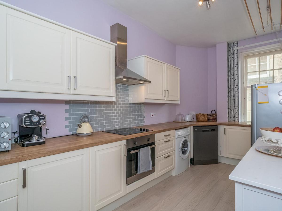 Pass The Keys Central Spacious Flat At Royal Mile EDI Buitenkant foto