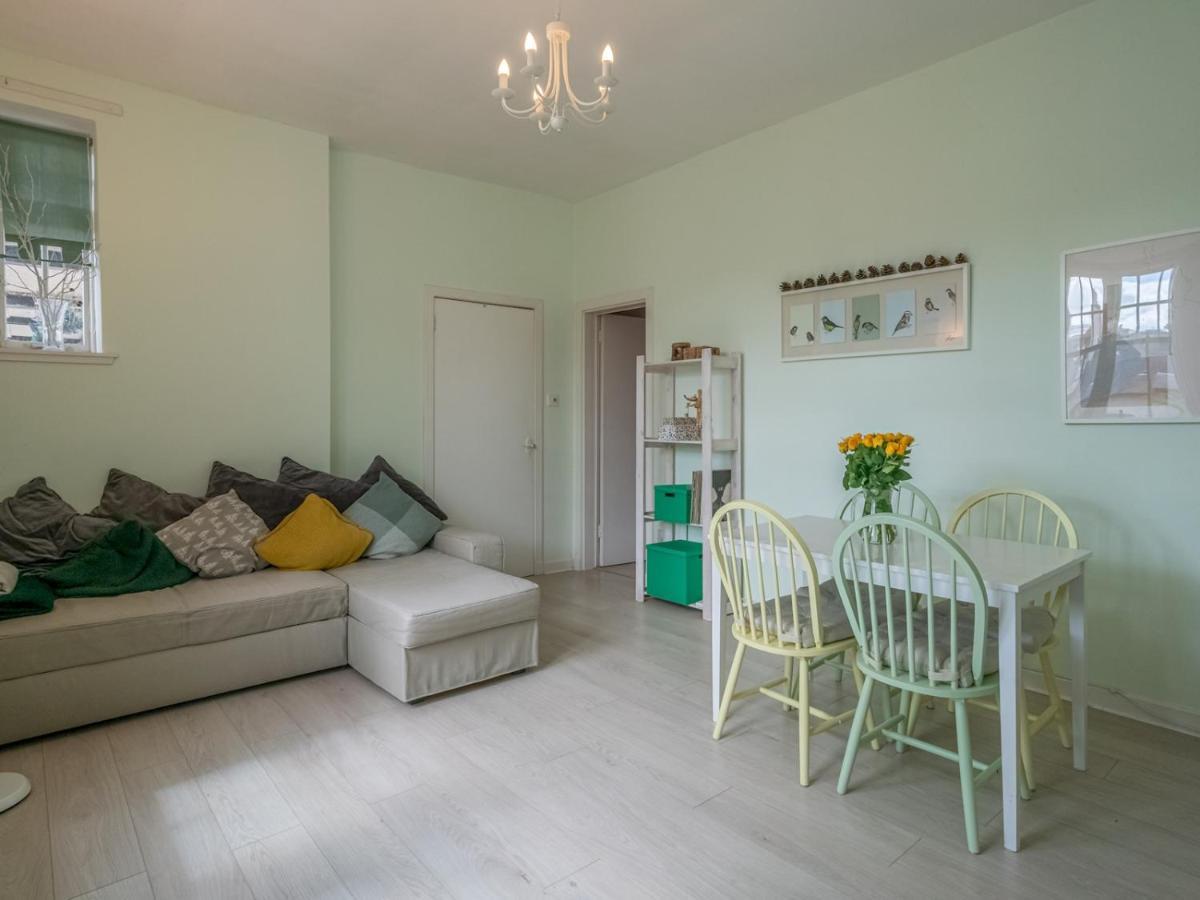 Pass The Keys Central Spacious Flat At Royal Mile EDI Buitenkant foto