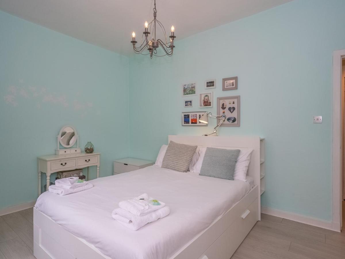 Pass The Keys Central Spacious Flat At Royal Mile EDI Buitenkant foto