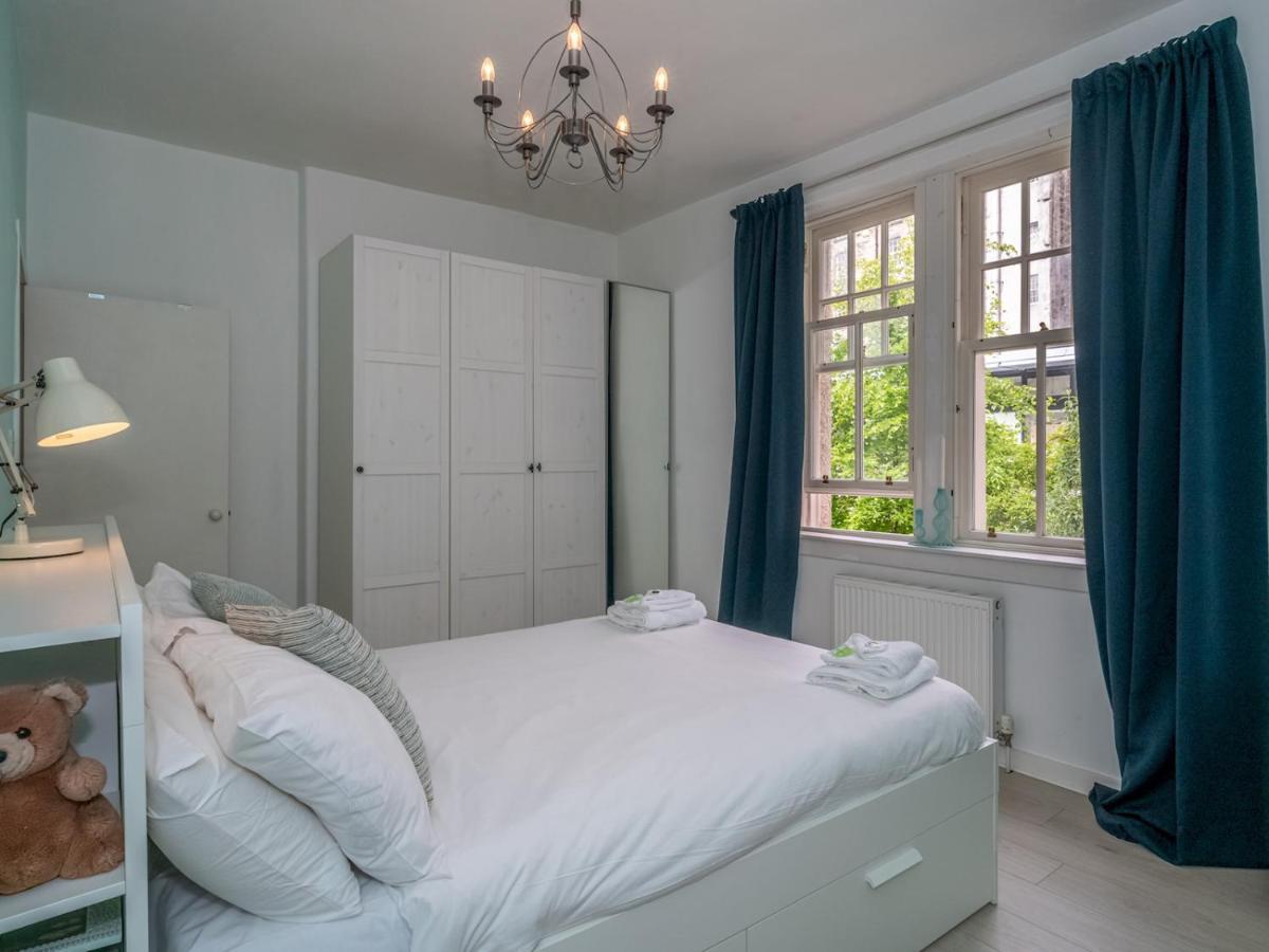 Pass The Keys Central Spacious Flat At Royal Mile EDI Buitenkant foto
